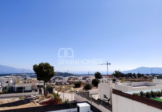 Polop Valencia'da Modern Tasarımlı Aydınlık Villalar