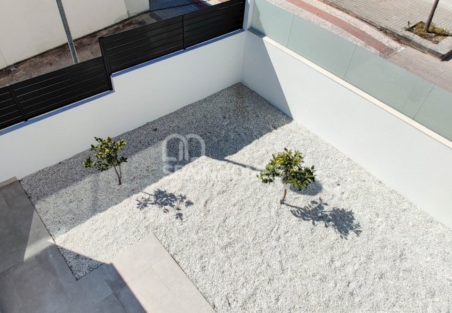 Polop Valencia'da Modern Tasarımlı Aydınlık Villalar