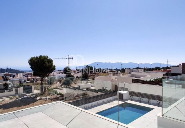 Polop Valencia'da Modern Tasarımlı Aydınlık Villalar