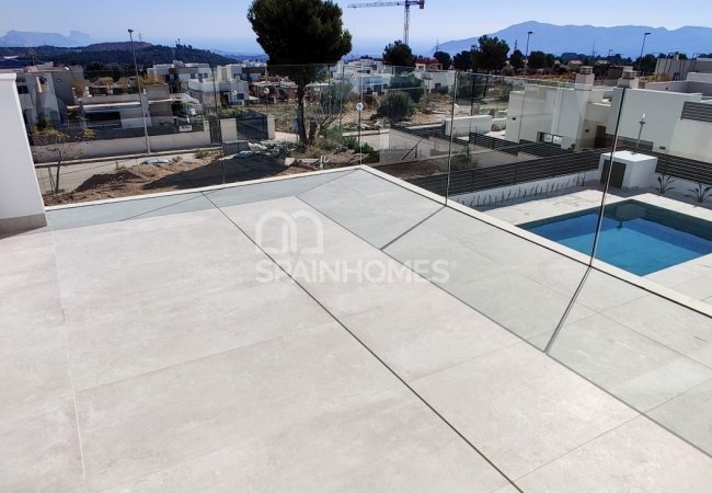 Polop Valencia'da Modern Tasarımlı Aydınlık Villalar