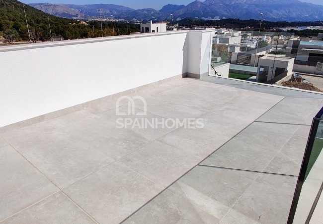 Polop Valencia'da Modern Tasarımlı Aydınlık Villalar