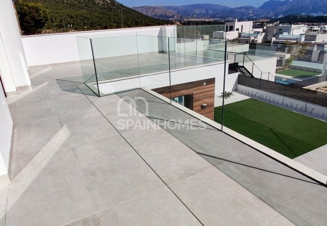 Polop Valencia'da Modern Tasarımlı Aydınlık Villalar
