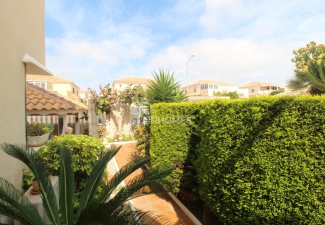 Дом в Средиземноморском Стиле на Продажу в Ориуэла-Коста 5