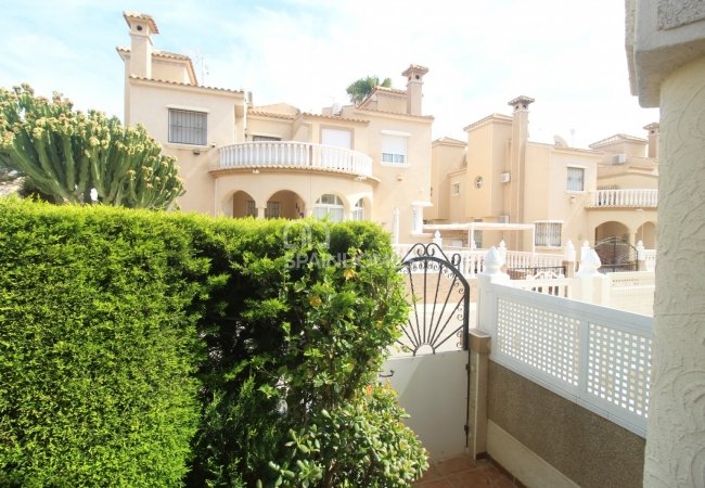 Дом в Средиземноморском Стиле на Продажу в Ориуэла-Коста 6