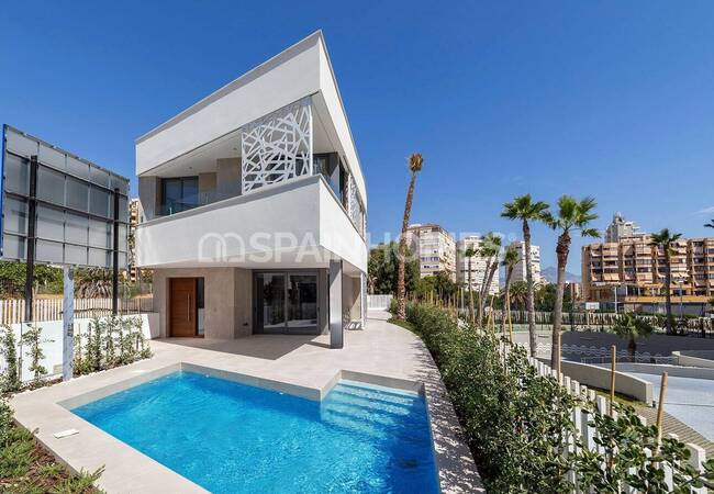 Alicante San Juan'da Sahile Yakın Satılık Lüks Villalar
