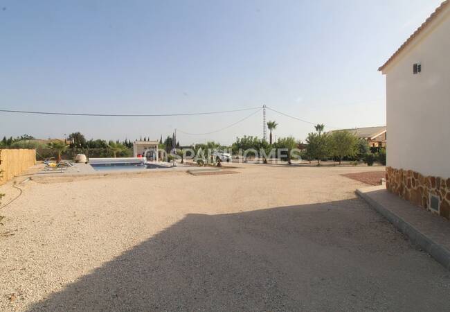 Villa En Perfecto Estado En Una Gran Parcela En Alicante 11