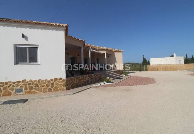 Villa En Perfecto Estado En Una Gran Parcela En Alicante 6