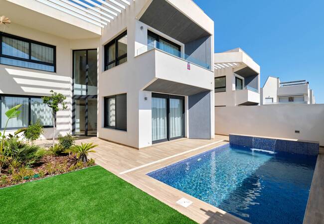 Luxury New Villas Close to the Beach in Torrevieja Alicante 1