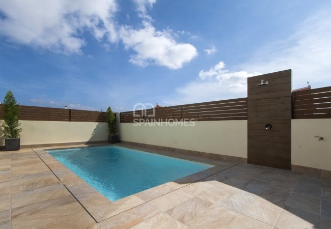 Single Storey Villa with Private Pool in Los Montesinos 2