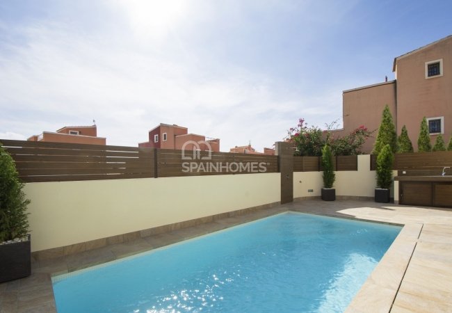 Single Storey Villa with Private Pool in Los Montesinos 5