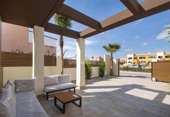 Single Storey Villa with Private Pool in Los Montesinos 7