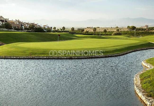 Algorfa İspanya'da Golf Sahasında Çağdaş Tasarımlı Villalar 9