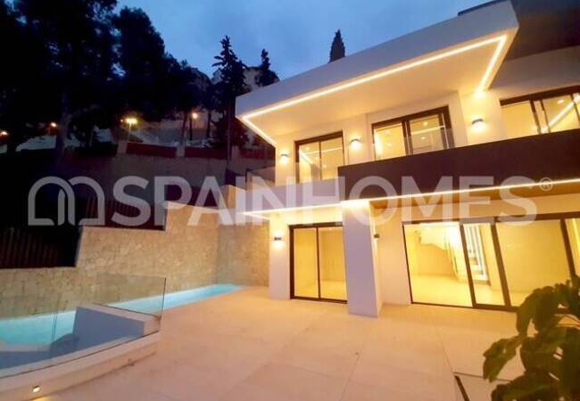 Alicante Benidorm'da Yüzme Havuzlu ve Teraslı Lüks Daireler 4