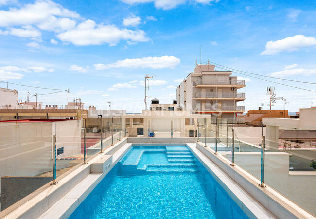 Alicante Torrevieja'da Havuzlu Site İçinde Modern Daireler 2