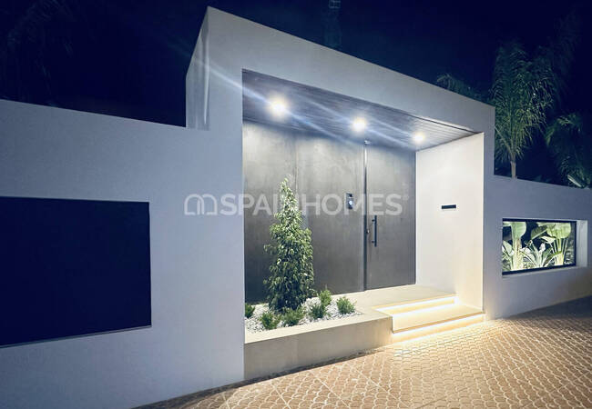 Quesada Rojales'te Modern ve Şık Tasarımlı Havuzlu Villalar 17
