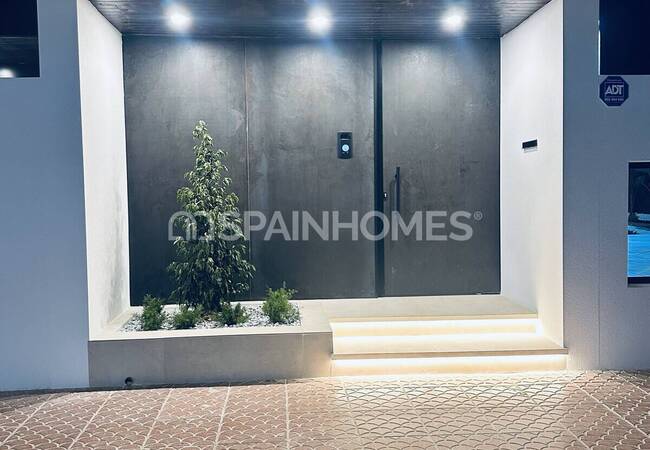 Quesada Rojales'te Modern ve Şık Tasarımlı Havuzlu Villalar 16