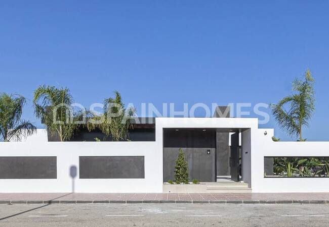Quesada Rojales'te Modern ve Şık Tasarımlı Havuzlu Villalar 15