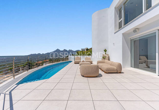 Elegant Property with Private Pool in Altea Alicante 1
