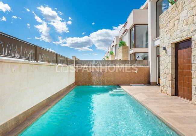 Nybyggda Hus Med Samtida Design I La Herrada 1