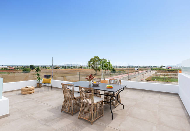 Orihuela Dolores'te Çağdaş Tasarımlı Havuzlu Villalar 10