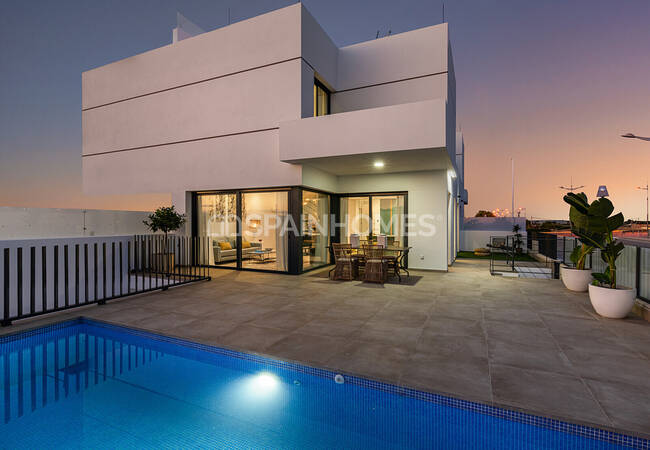 Orihuela Dolores'te Çağdaş Tasarımlı Havuzlu Villalar 2