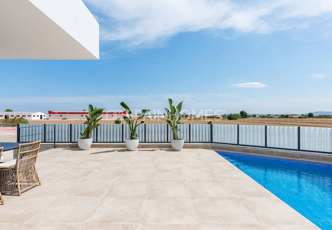 Orihuela Dolores'te Çağdaş Tasarımlı Havuzlu Villalar 6