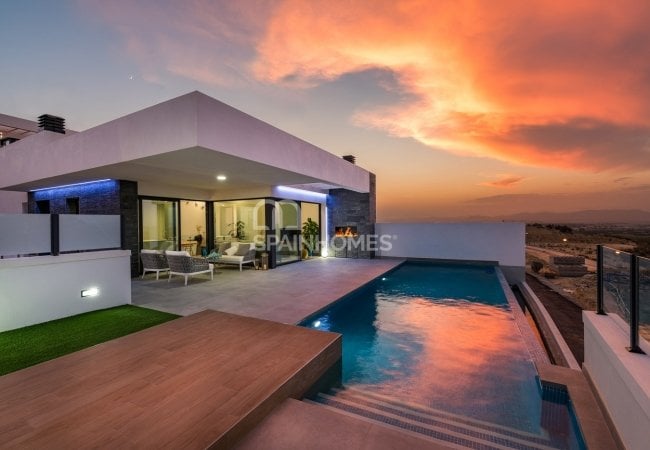 Вилла в Сьюдад-Кесада с Террасой на Крыше и Бассейном 2