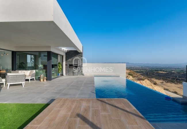 Вилла в Сьюдад-Кесада с Террасой на Крыше и Бассейном 3