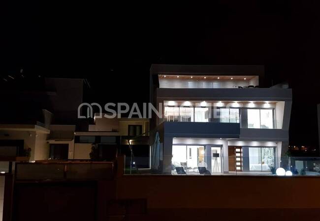 Propiedades De Lujo Y Espaciosas En Dehesa De Campoamor 7