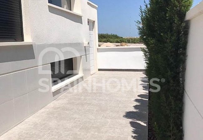 Casas Contemporáneas Con Piscinas Privadas En Ciudad Quesada 15