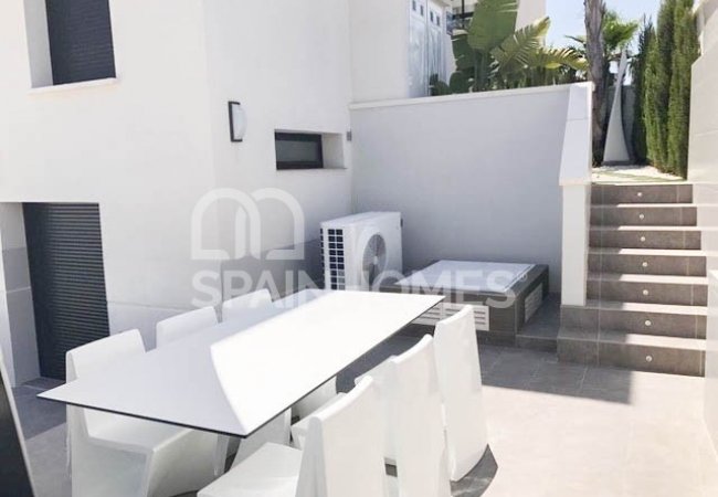 Casas Contemporáneas Con Piscinas Privadas En Ciudad Quesada 10
