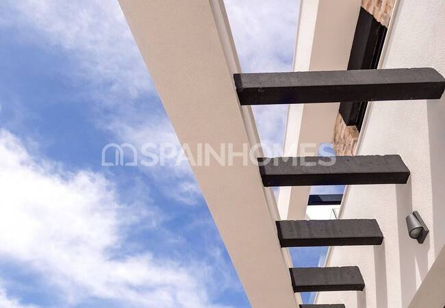 Отдельные Виллы с Просторными Интерьерами в Финестрате 19