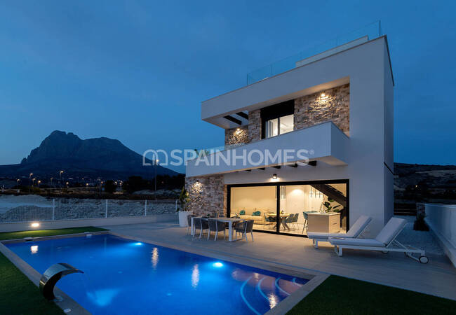 Отдельные Виллы с Просторными Интерьерами в Финестрате 3