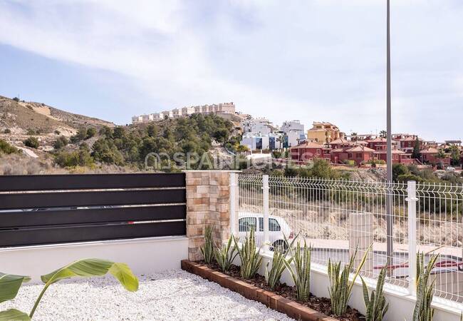 Отдельные Виллы с Просторными Интерьерами в Финестрате 22