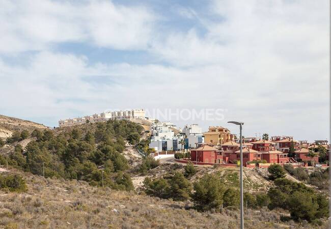 Отдельные Виллы с Просторными Интерьерами в Финестрате 32