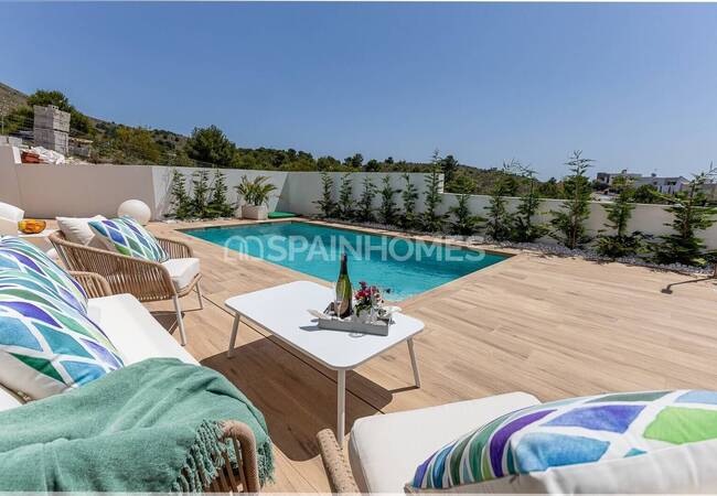 Deniz Manzaralı Özel Havuzlu ve Bahçeli Akdeniz Stili Villalar 16