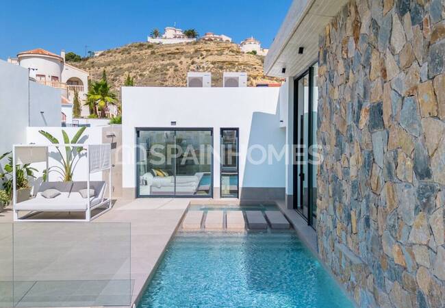 Golf Villa in Rojales for Sale with a Private Swimming Pool 4