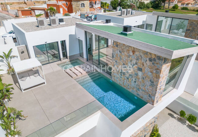 Golf Villa in Rojales for Sale with a Private Swimming Pool 3