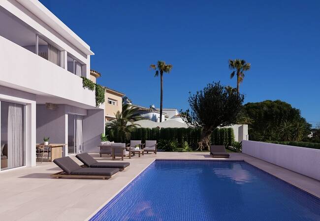 Stunning House with Spacious Garden and Pool in Alicante