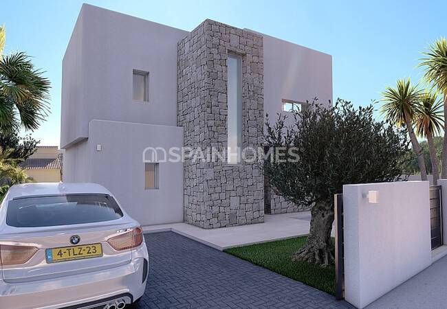 Stunning House with Spacious Garden and Pool in Alicante 3