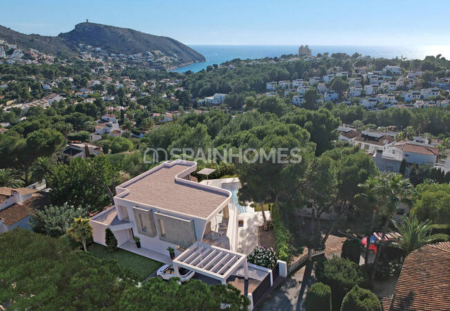 Moraira'da Eşsiz Deniz Manzaralı ve Lüks Tasarımlı Villa 3