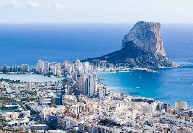 Calpe'de Ayrıcalıklı Konumda Modern Tasarımlı Lüks Villa 5