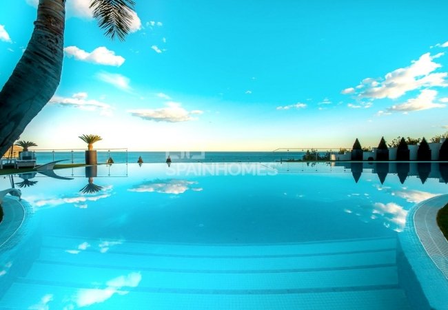 Large Sea View Villa with Luxe Features in Alicante, Costa Blanca 16