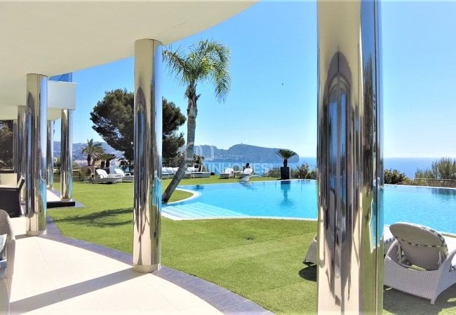 Large Sea View Villa with Luxe Features in Alicante, Costa Blanca 8