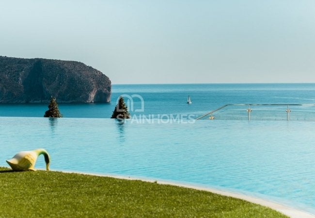 Large Sea View Villa with Luxe Features in Alicante, Costa Blanca 14