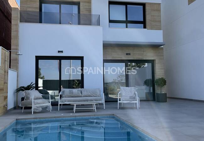 Villas Within Walking Distance of Beach in Mil Palmeras 2