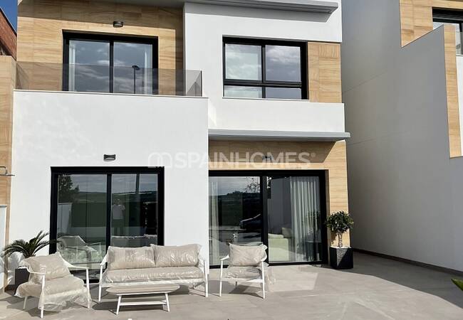 Villas Within Walking Distance of Beach in Mil Palmeras 1