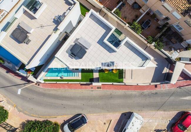 Шикарный Дом в Пешей Доступности от Пляжа на Коста-Бланке 7