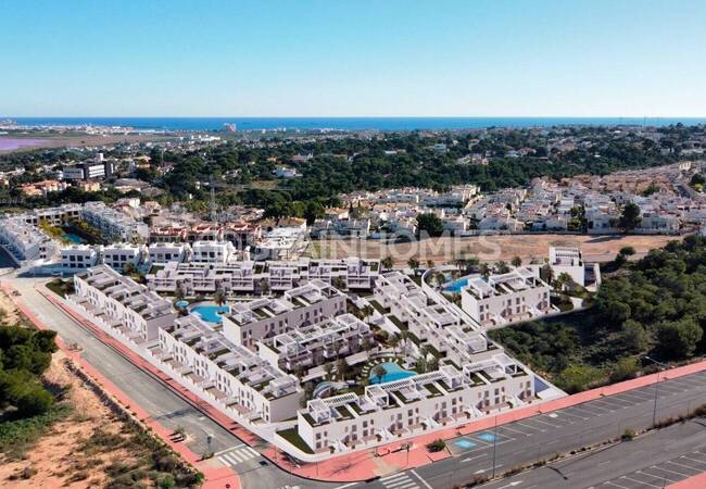 شقق مطلة على البحيرة في مجمع مع مسبح في توريفايجا 13