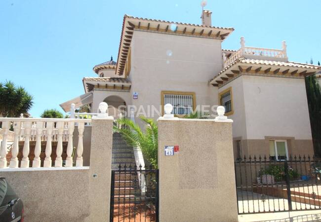 La Zenia İspanya'da İndirimli Satılık 4+2 Müstakil Villa 6